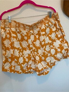 Women's Floral Smocked Waist Shorts - Mustard